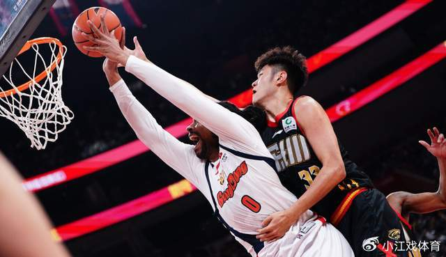 广东男篮客场力克深圳终结三连败 崔永熙复出迎