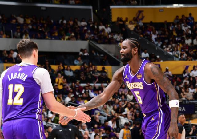 湖人双塔撑起内线 阿顿海斯联手助球队三月豪取